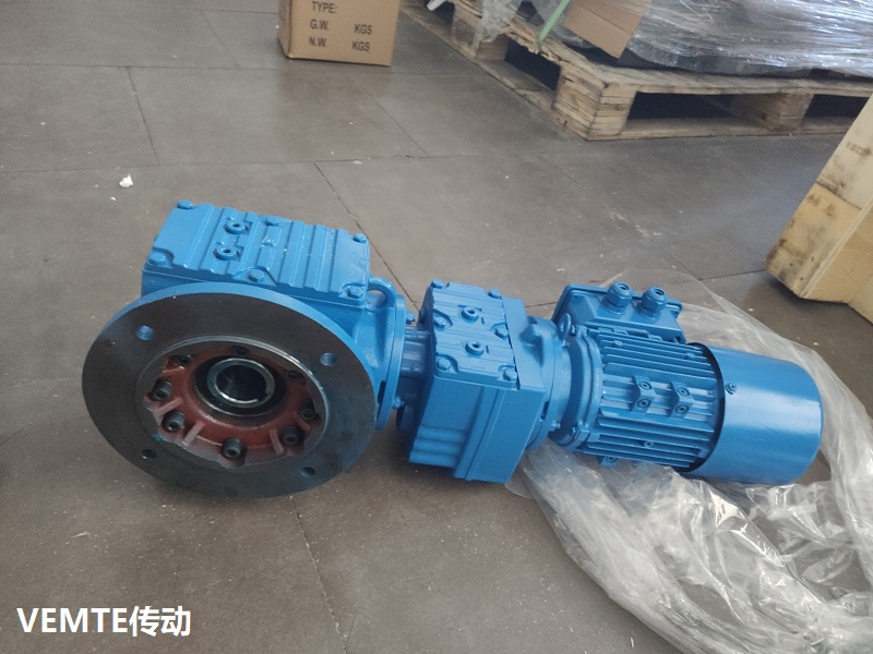 1比73減速電機,1:73減速機,73比減速器,木材剝皮機減速機.jpg